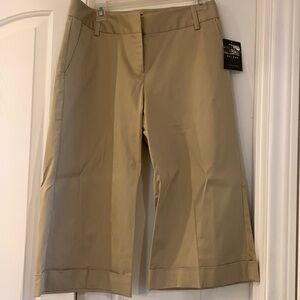 Brand new size 10 cropped Liz Claiborne pants with pockets